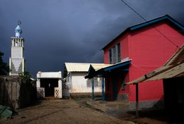 Archipel-des-Comores;-Architecture;-Ciel;-France;-Kaleidos;-Kaleidos-images;-La-parole-à-limage;-Laurent-Abad;-Mayotte;-Minaret;-Mosquée;-Océan-Indien;-Orage;-Religion;-Stories-Pictures